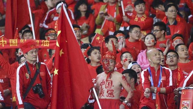 特辑里，肖央饰演的陈小萌遭遇;飞来横福，中年废柴摇身一变成神秘富豪